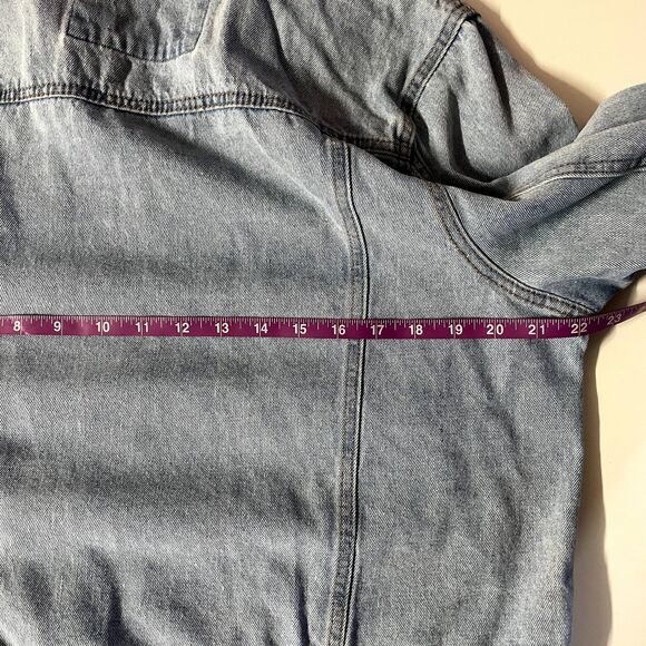 Forever 21 Light Medium Wash Oversized Denim Jacket Size L GUC - Picture 6 of 10